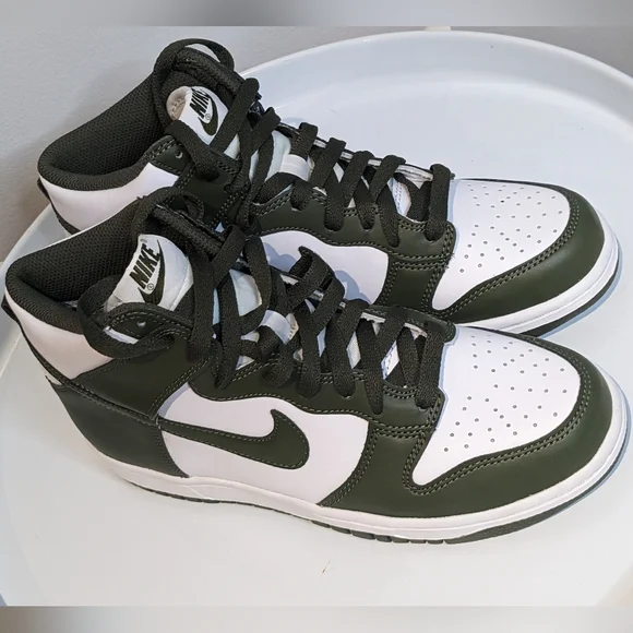 Nike Dunk High Size 7.5 females or 6Y - Picture 5 of 10